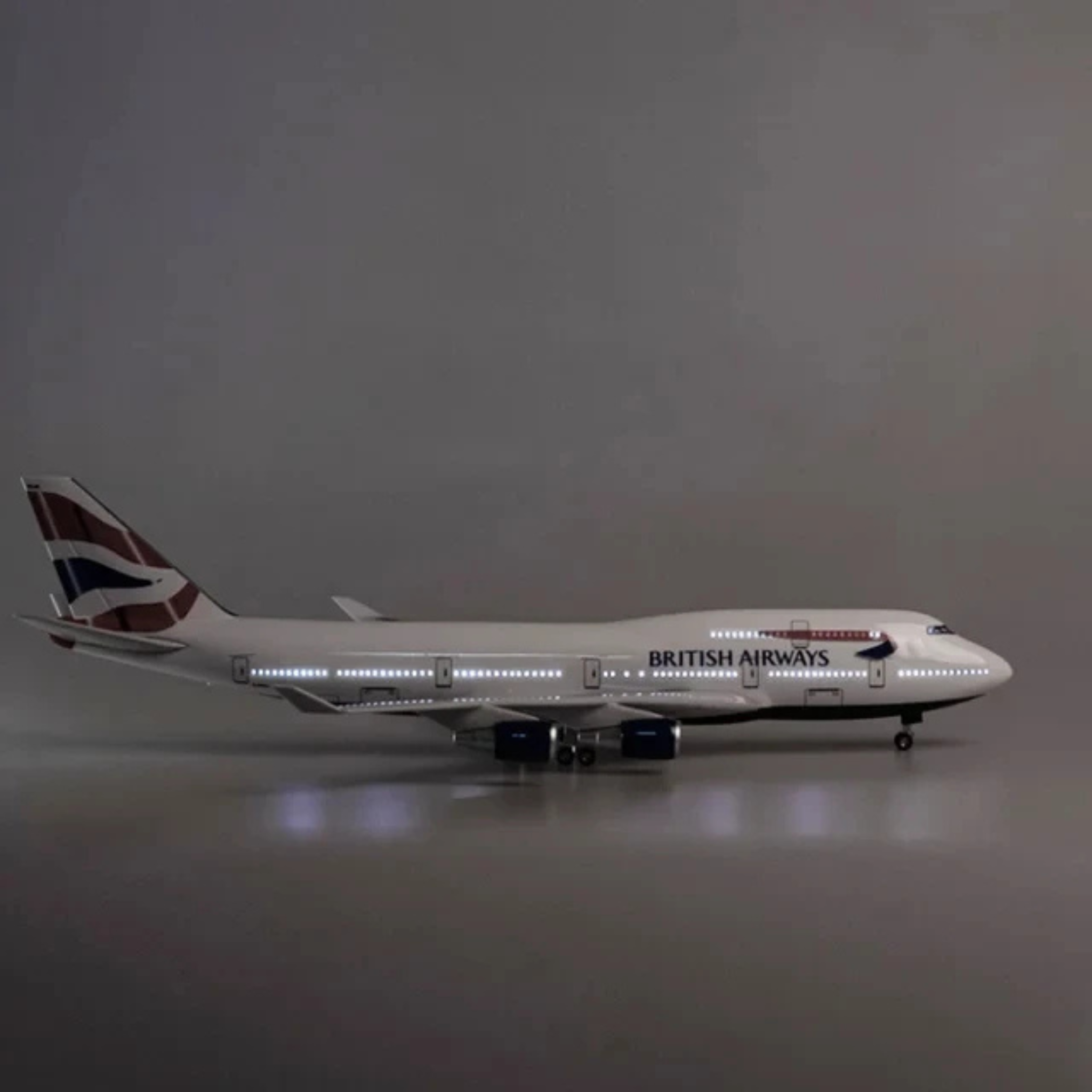 British Airways Boeing 747-400 1:130 Scale Model Aircraft – LED Cabin & Cockpit Lighting – Collectible Display Plane