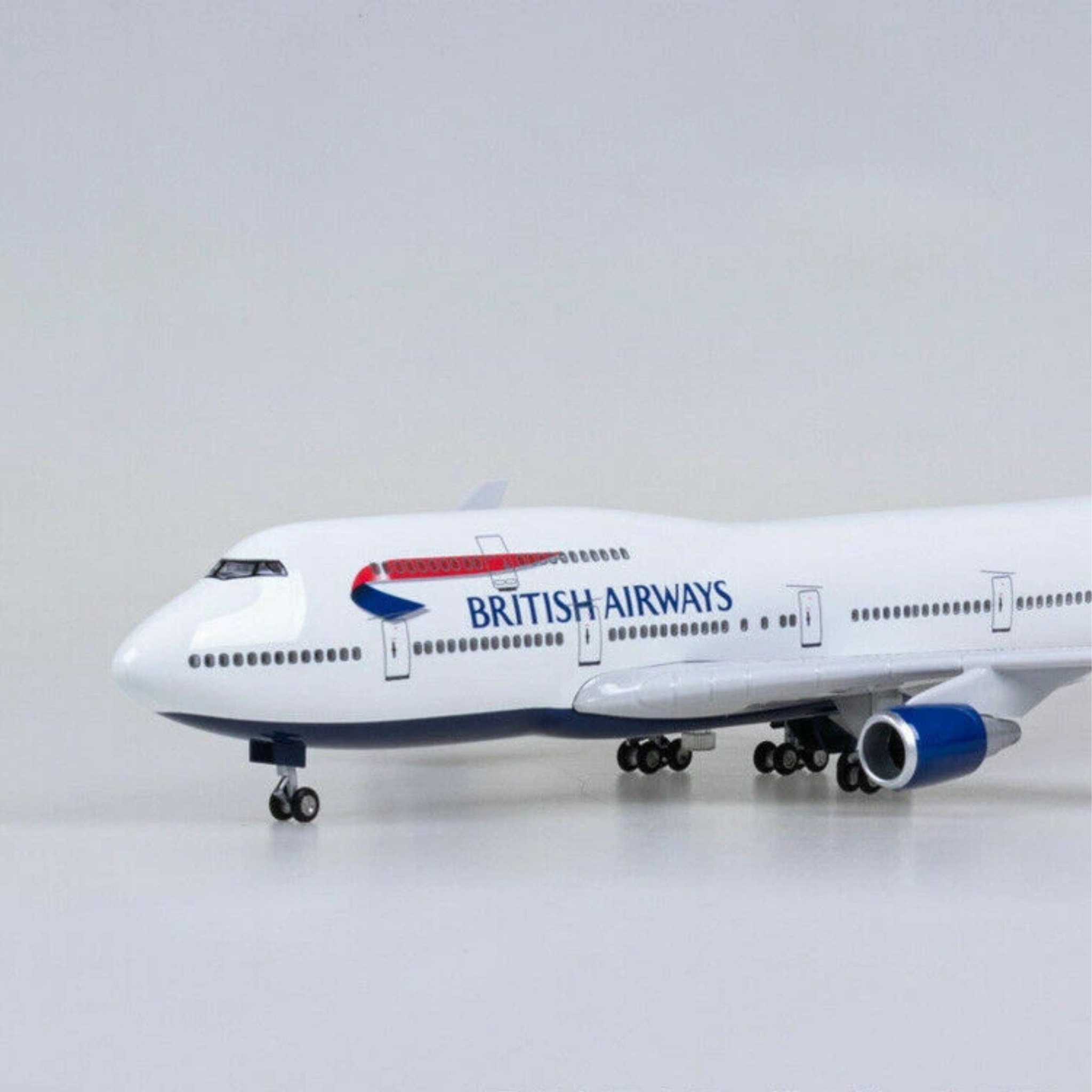 British Airways Boeing 747-400 1:130 Scale Model Aircraft – LED Cabin & Cockpit Lighting – Collectible Display Plane