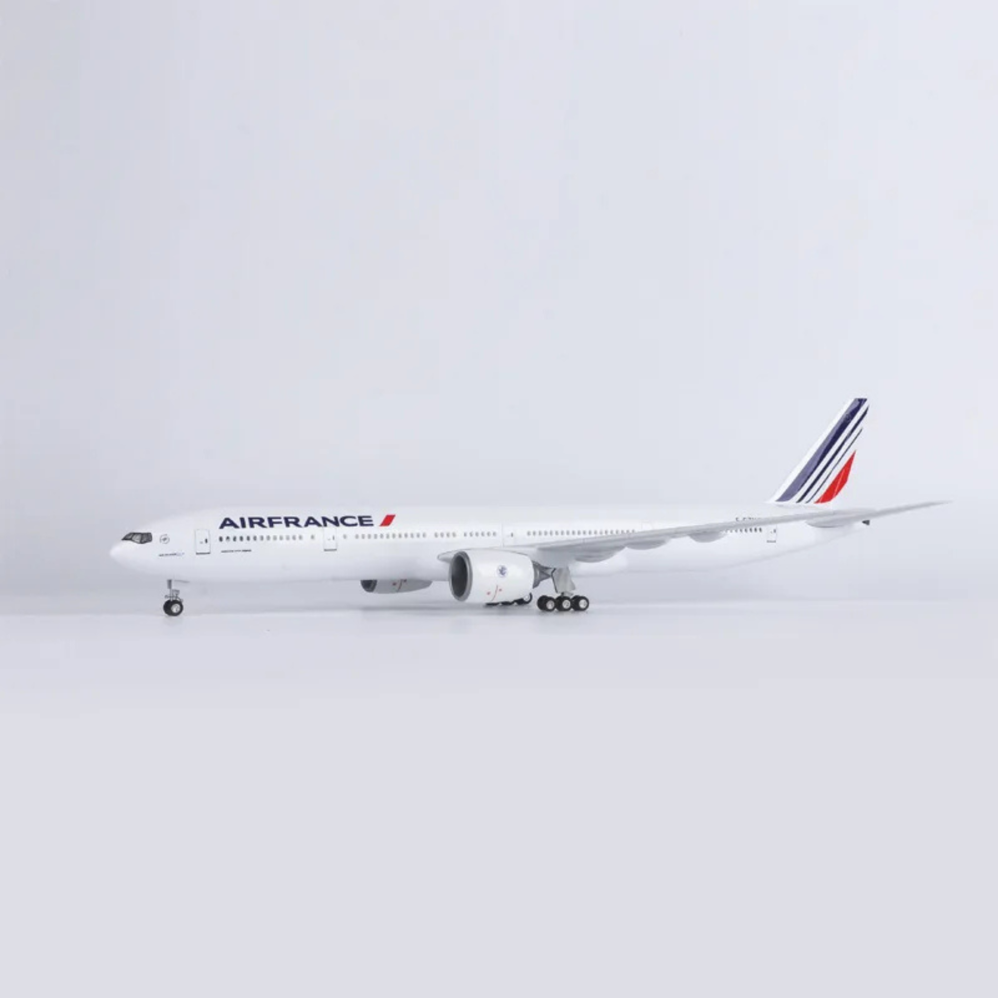Air France Boeing 777-300 1:157 Scale Model Aircraft – LED Cabin & Cockpit Lighting – Collectible Display Plane