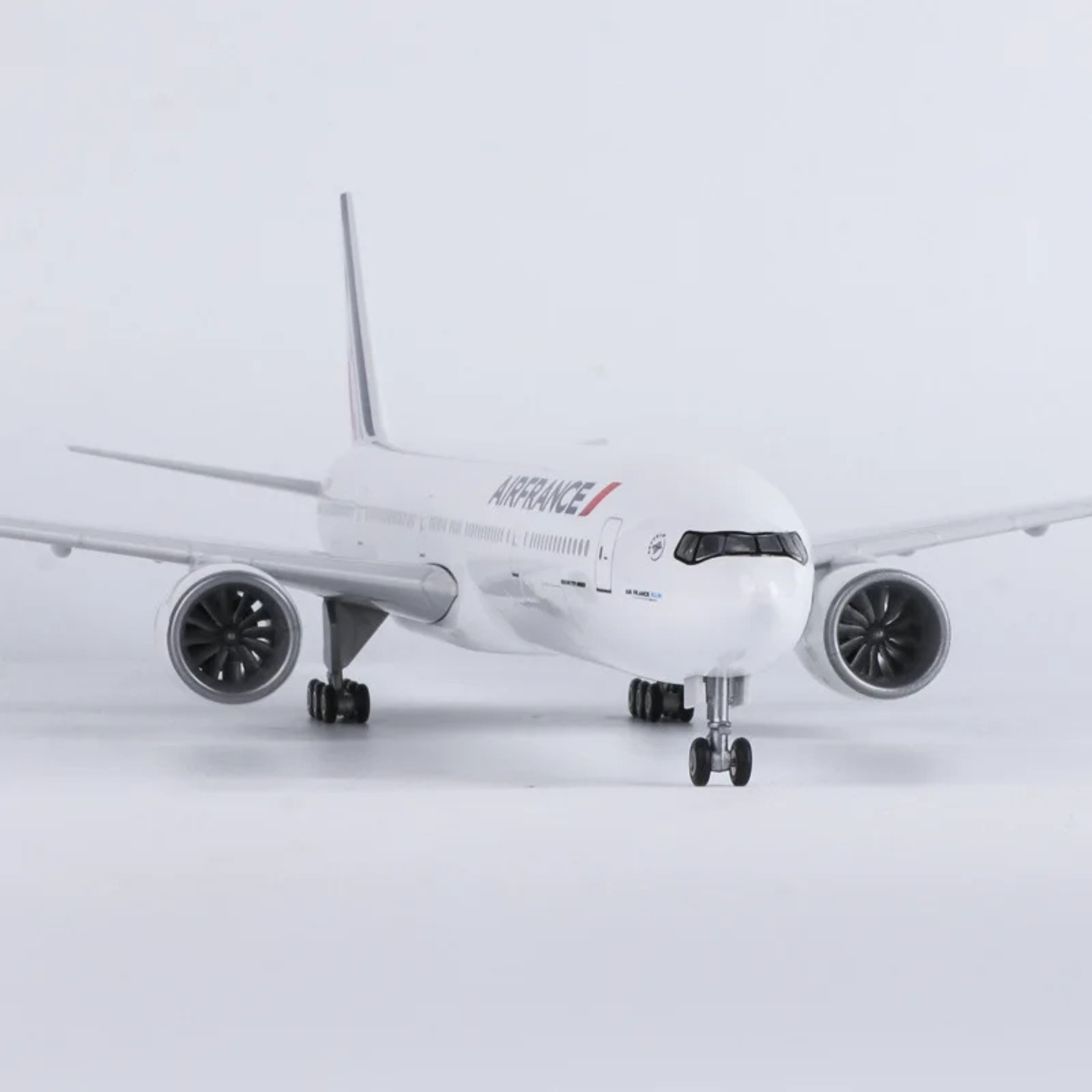 Air France Boeing 777-300 1:157 Scale Model Aircraft – LED Cabin & Cockpit Lighting – Collectible Display Plane