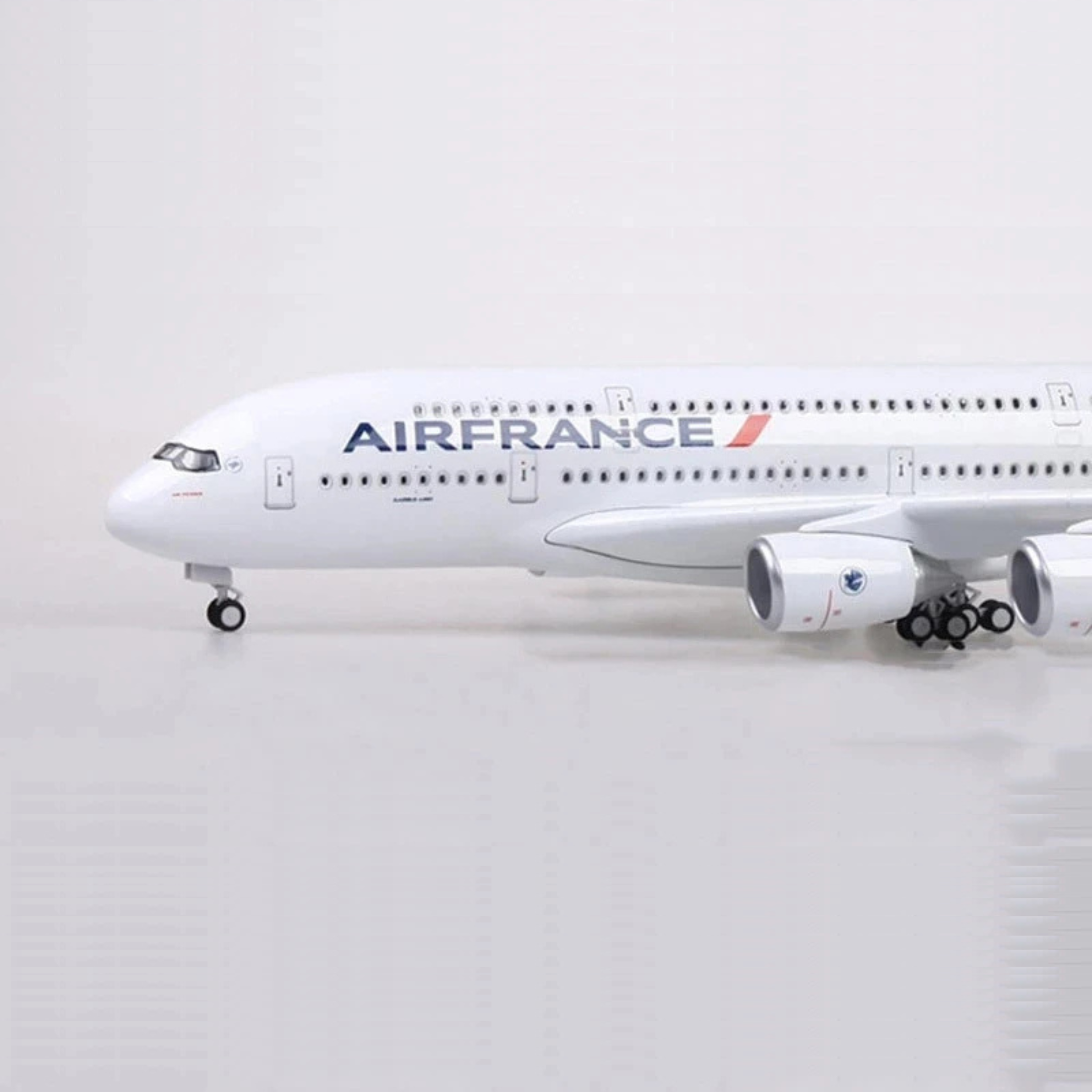 Air France Airbus A380-800 1:160 Scale Model Aircraft – LED Cabin & Cockpit Lighting – Collectible Display Plane