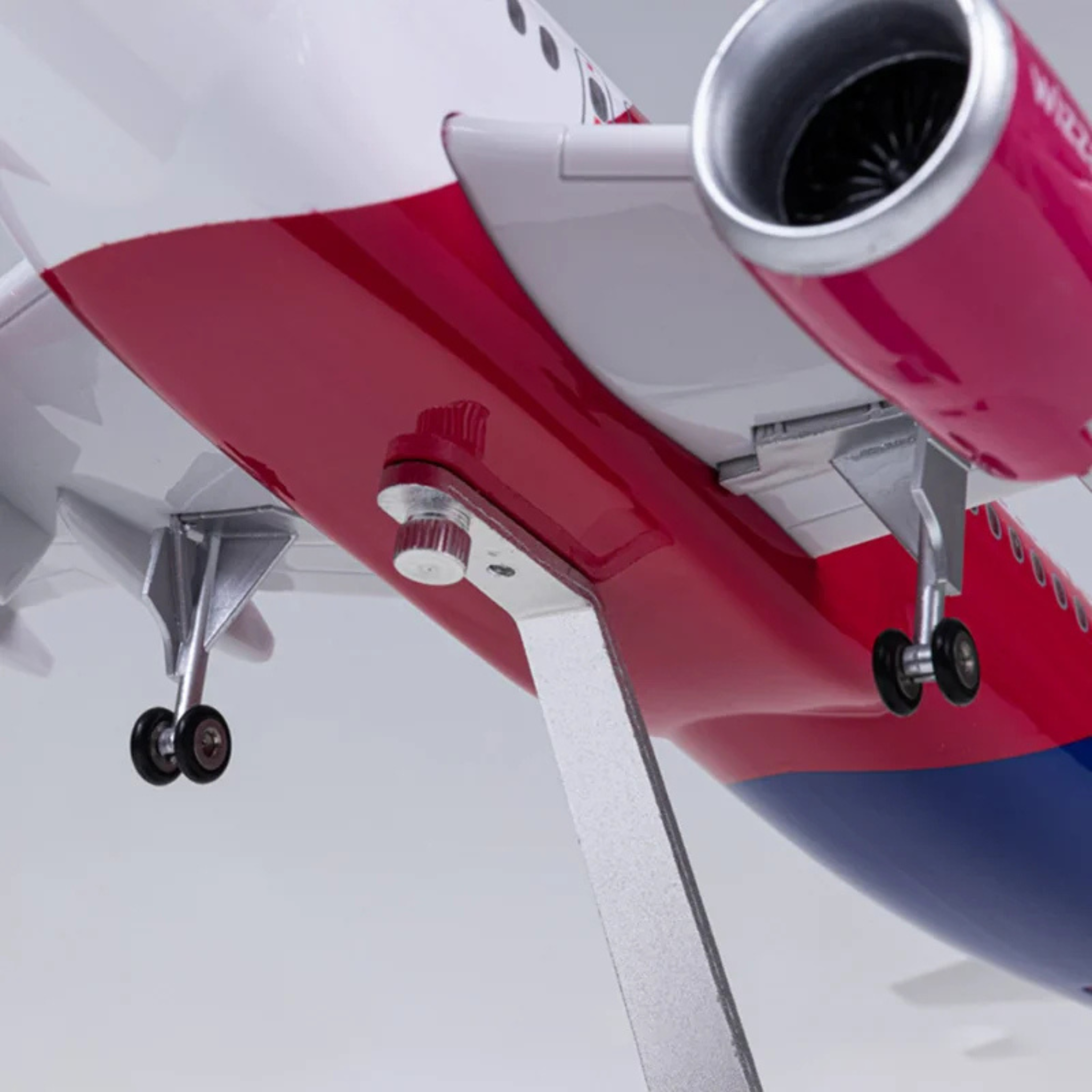 Wizzair Airbus A320neo 1:80 Scale Model Aircraft – LED Cabin & Cockpit Lighting – Collectible Display Plane