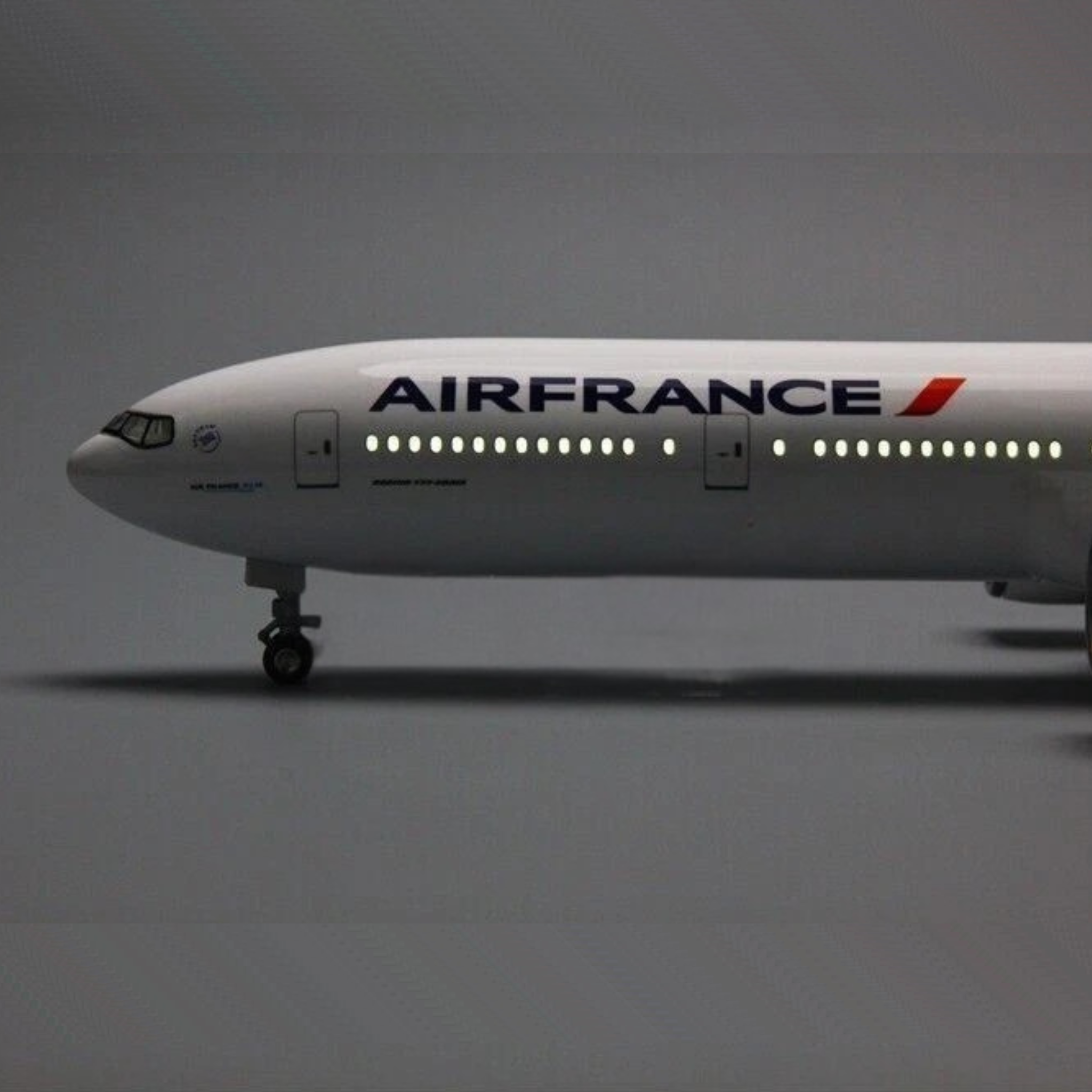 Air France Boeing 777-300 1:157 Scale Model Aircraft – LED Cabin & Cockpit Lighting – Collectible Display Plane