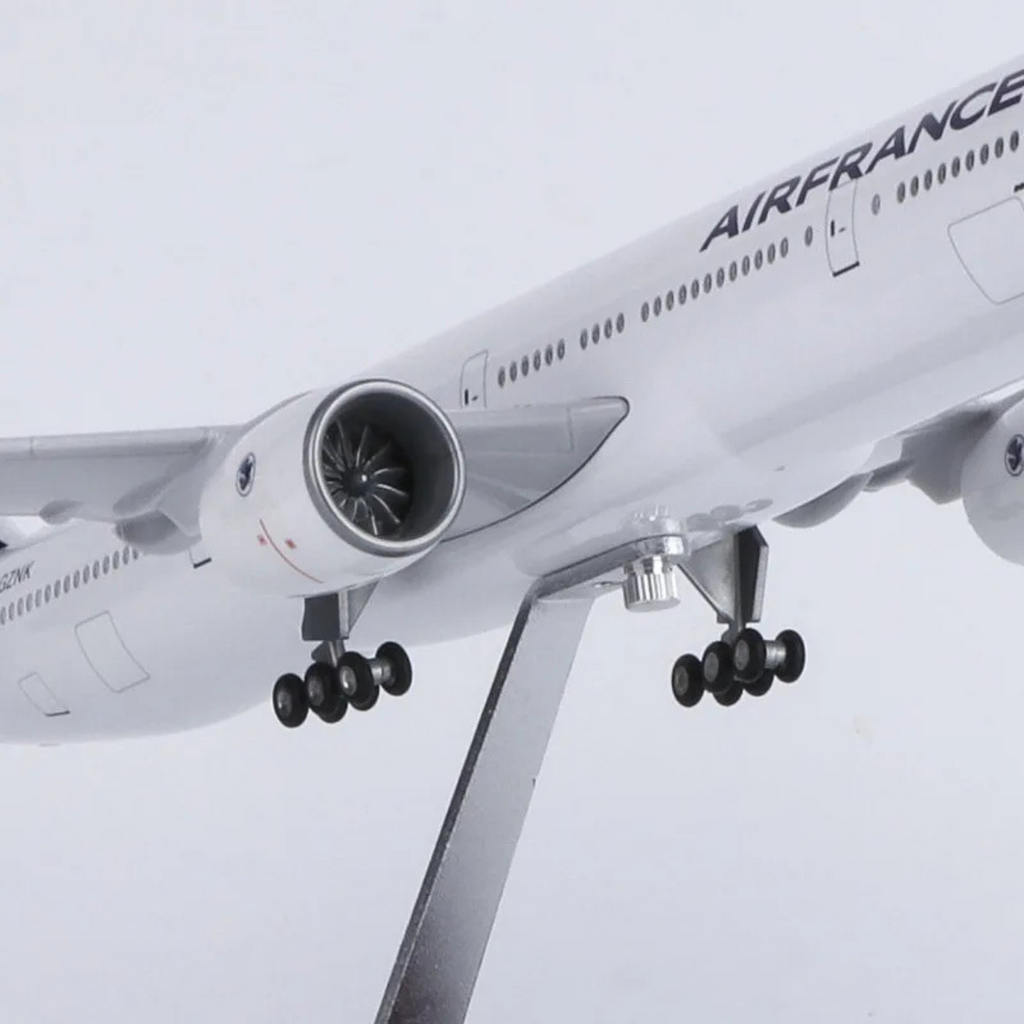 Air France Boeing 777-300 1:157 Scale Model Aircraft – LED Cabin & Cockpit Lighting – Collectible Display Plane