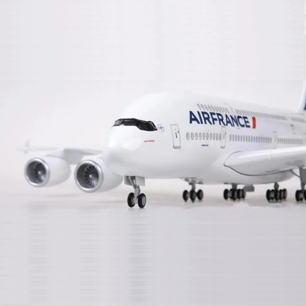 Air France Airbus A380-800 1:160 Scale Model Aircraft – LED Cabin & Cockpit Lighting – Collectible Display Plane