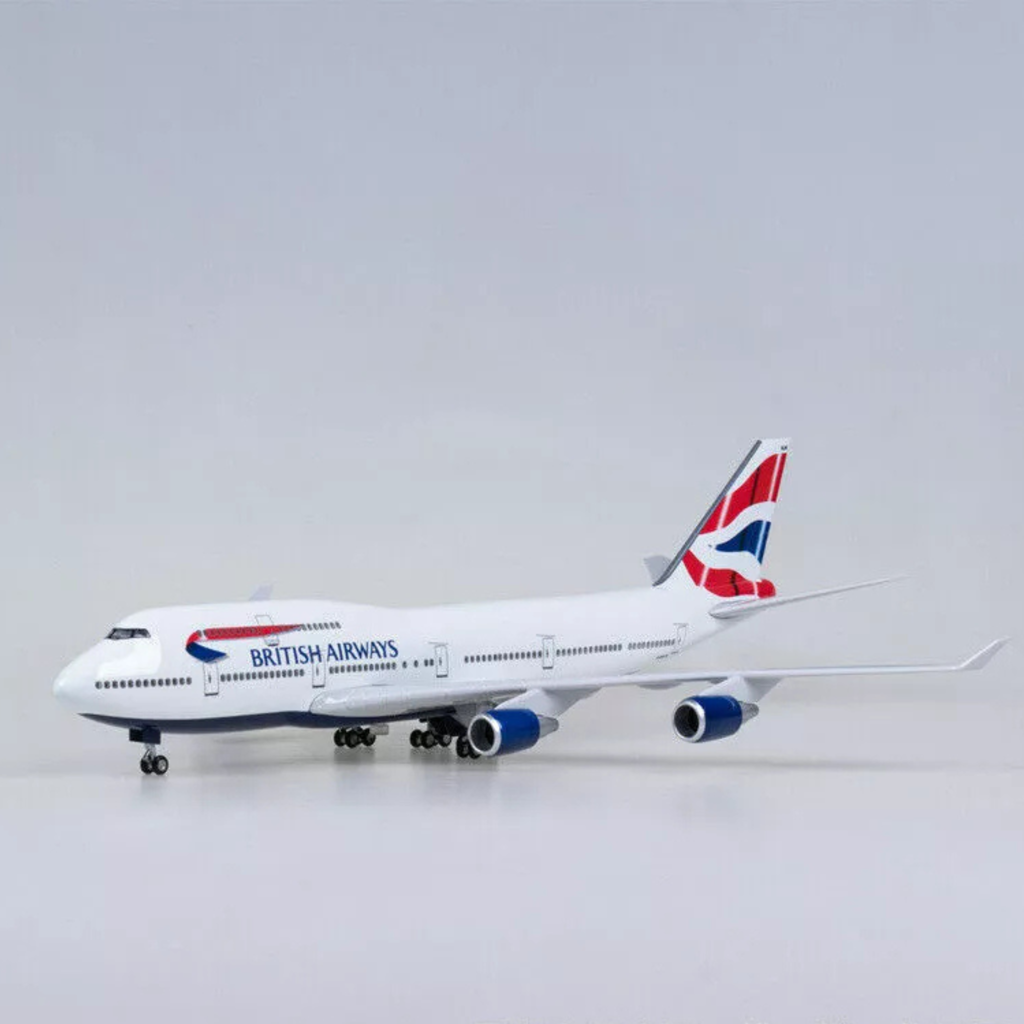 British Airways Boeing 747-400 1:130 Scale Model Aircraft – LED Cabin & Cockpit Lighting – Collectible Display Plane
